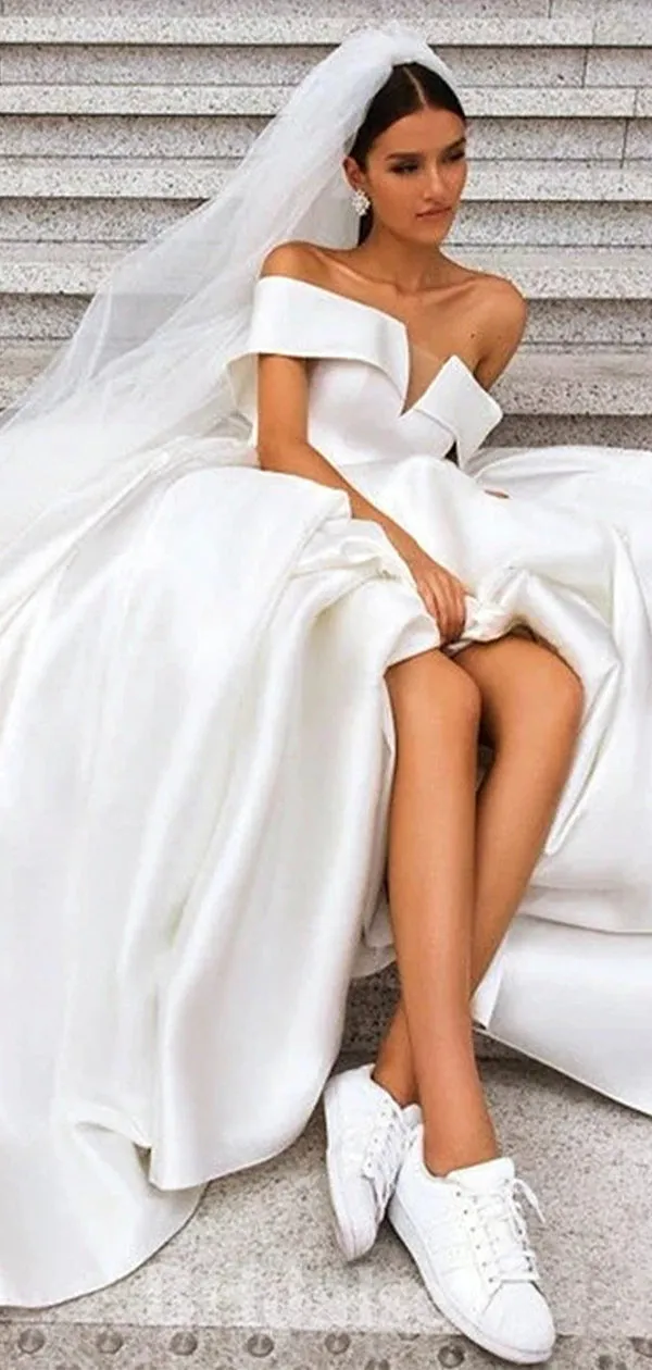 A-line Beach Satin Gorgeous Luxurious Classic Off the Shoulder Vintage Long Wedding Dresses WD398