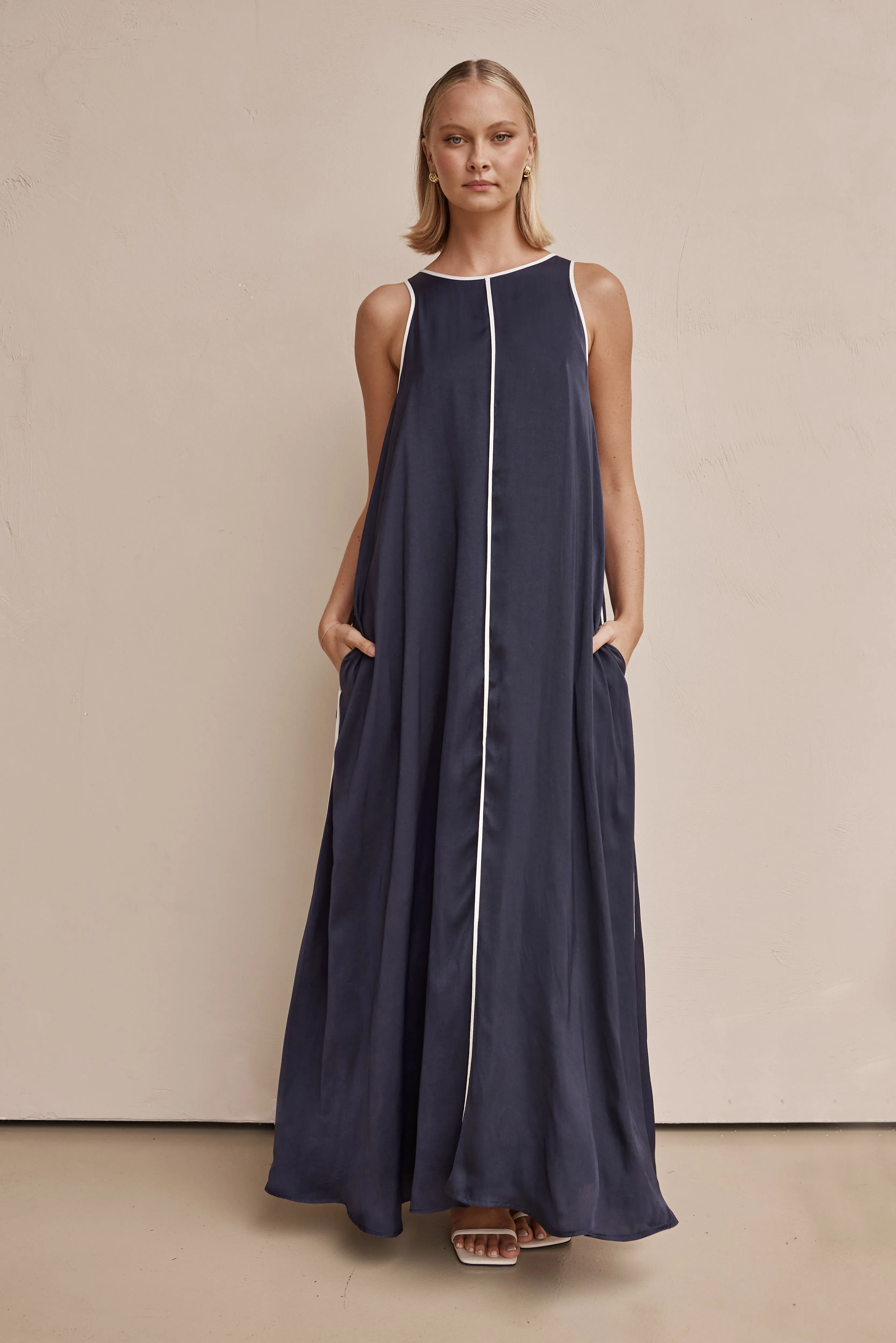 Elegant Navy Palos Maxi Dress - Flowing & Stylish Summer Fashion