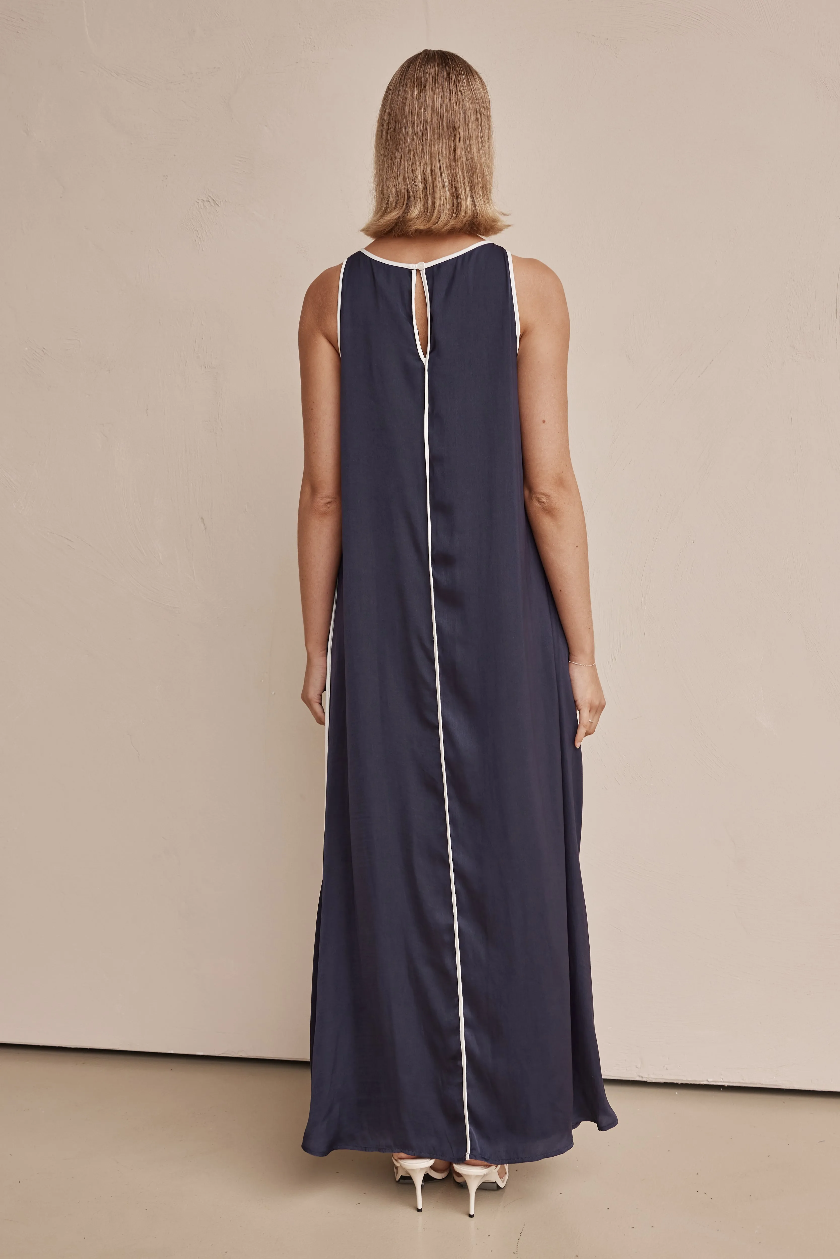 Elegant Navy Palos Maxi Dress - Flowing & Stylish Summer Fashion