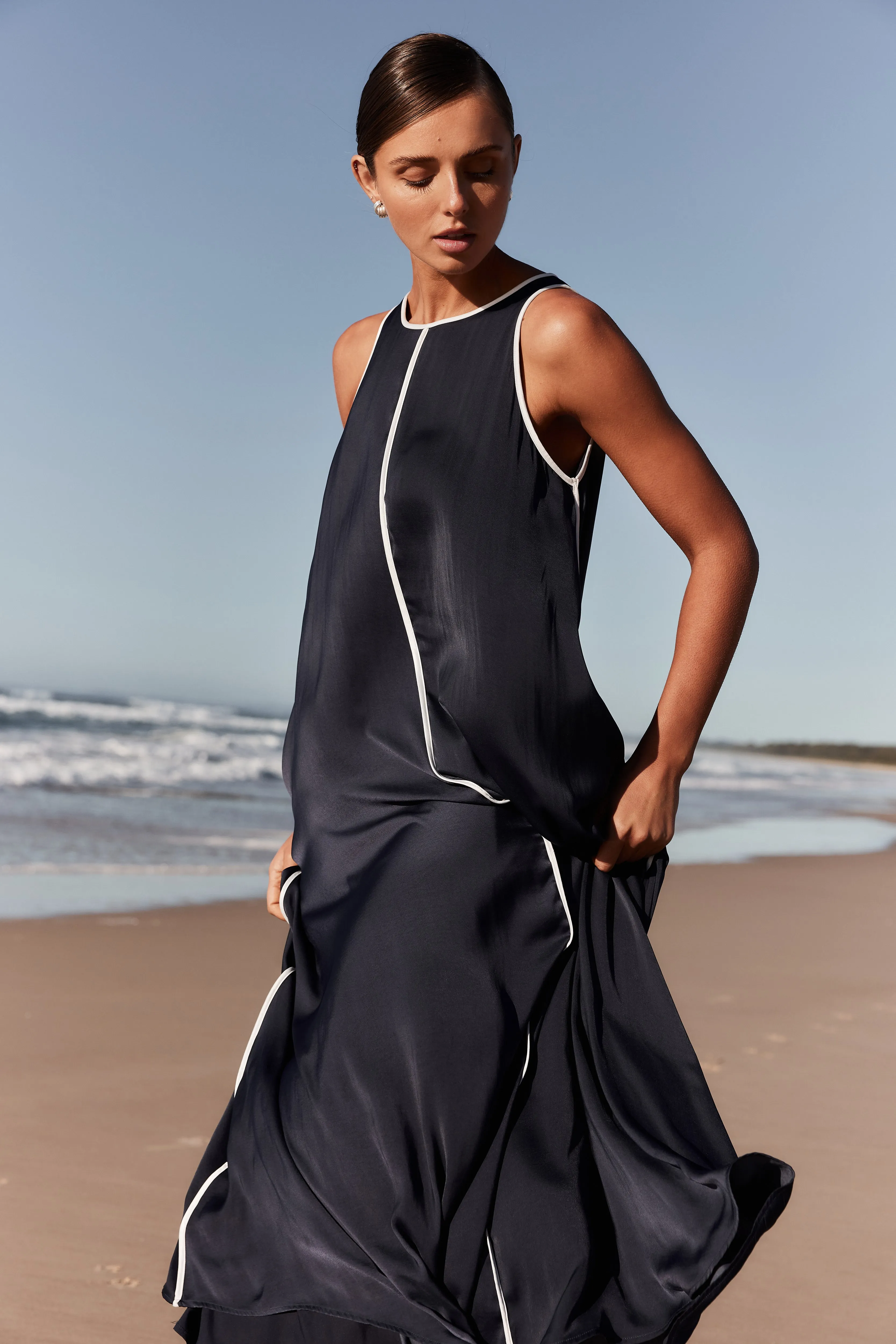 Elegant Navy Palos Maxi Dress - Flowing & Stylish Summer Fashion