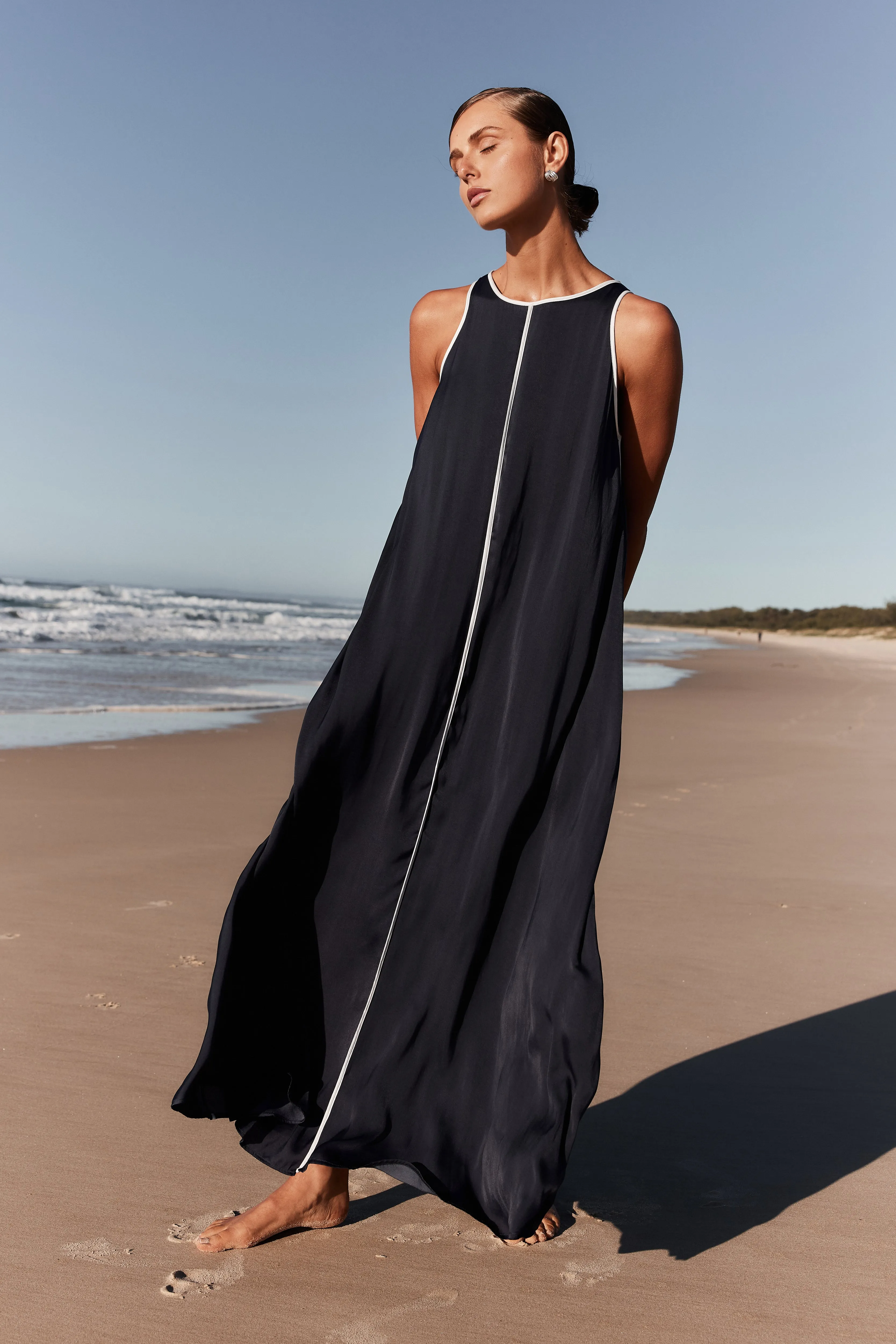 Elegant Navy Palos Maxi Dress - Flowing & Stylish Summer Fashion