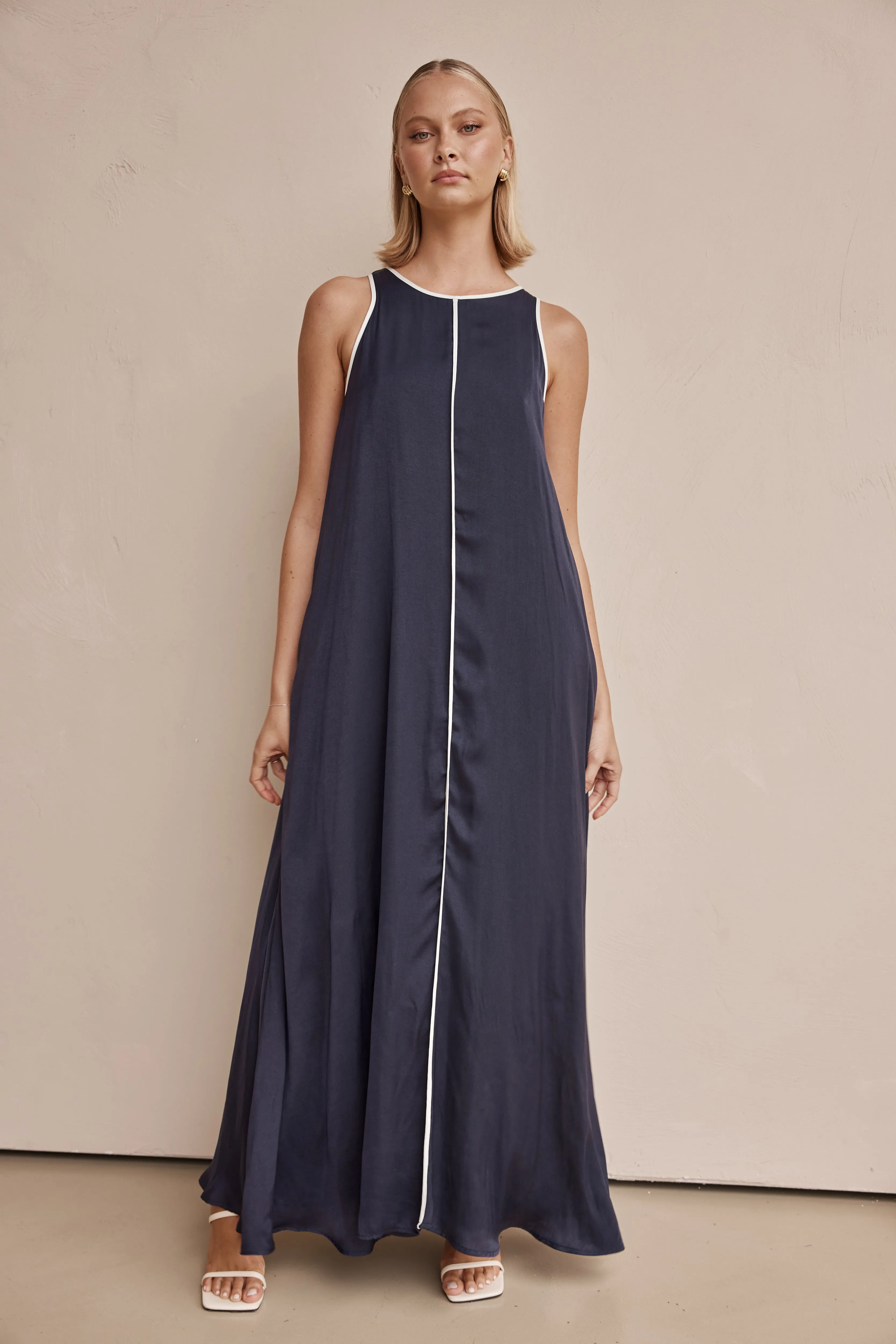 Elegant Navy Palos Maxi Dress - Flowing & Stylish Summer Fashion