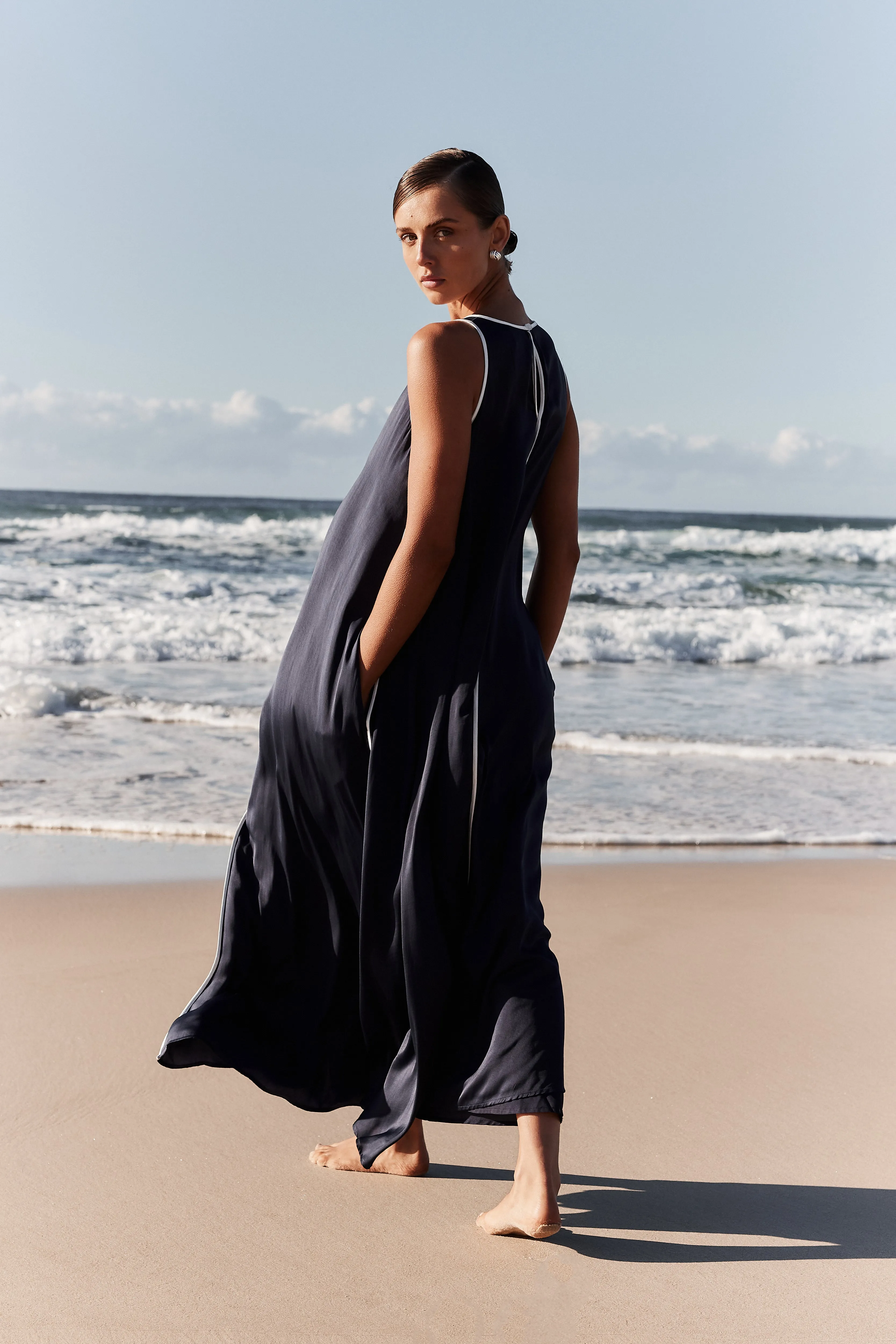 Elegant Navy Palos Maxi Dress - Flowing & Stylish Summer Fashion