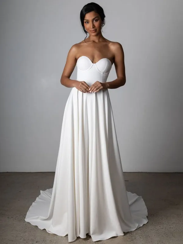 White Simple Wedding Dress Satin Fabric Strapless Sleeveless A-Line Natural Waist Bridal Dresses With Train